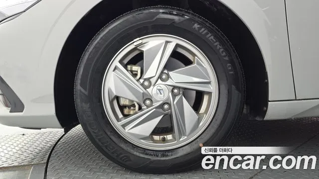 Hyundai Avante CN7 — Фото автомобиля 5