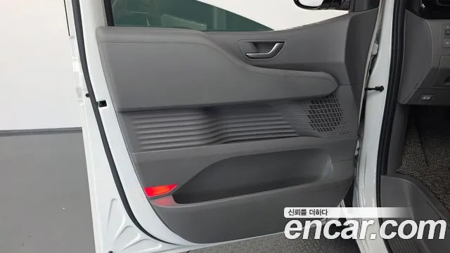 Hyundai Staria — Фото автомобиля 13