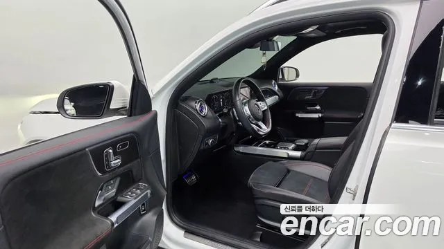 Mercedes-Benz GLB-Class — Фото автомобиля 6