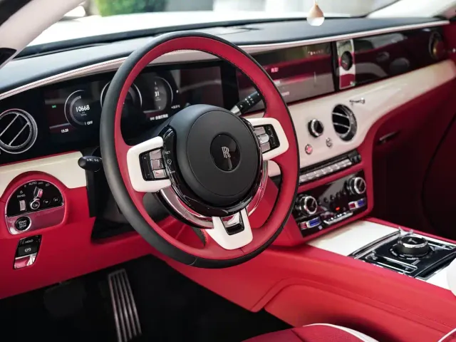 Rolls-Royce Spectre — Фото автомобиля 5