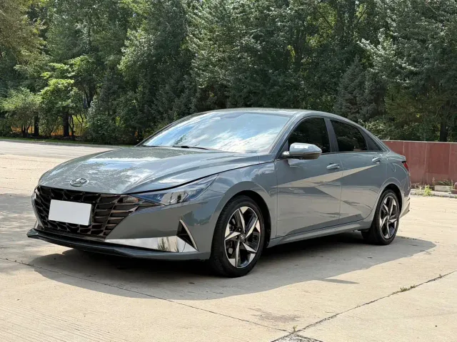 Фотография автомобиля — Hyundai Elantra
