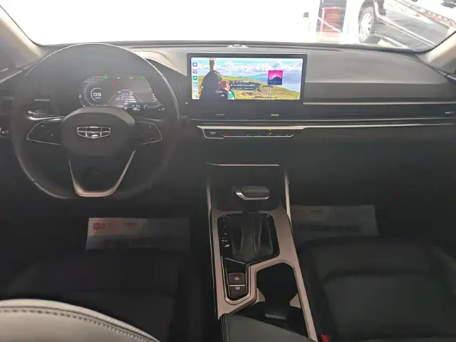 Geely Emgrand — Фото автомобиля 12
