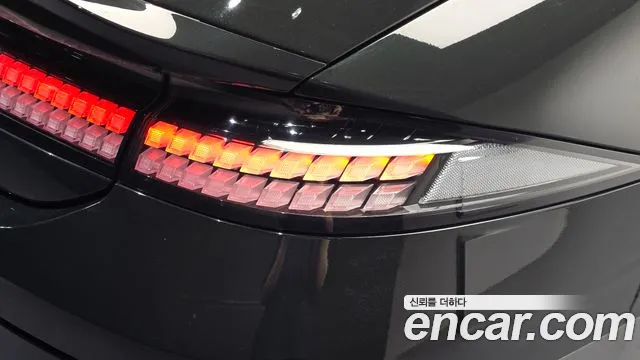 Hyundai Ioniq 6 — Фото автомобиля 8