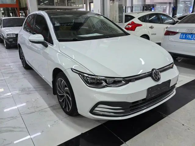 Volkswagen Golf — Фото автомобиля 3