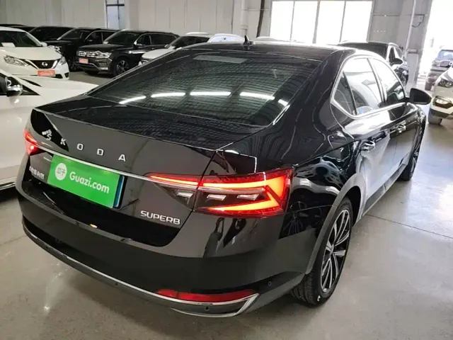 Skoda Superb — Фото автомобиля 6