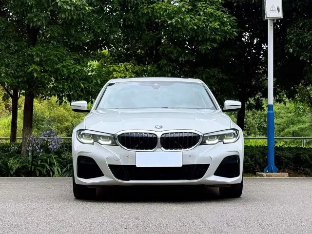 BMW 3 Series — Фото автомобиля 2