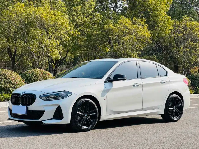 Фотография автомобиля — BMW 1 Series
