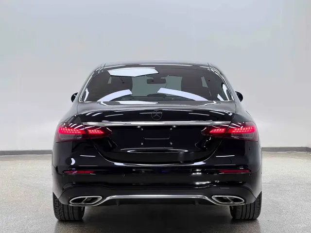 Mercedes-Benz E-Class — Фото автомобиля 28