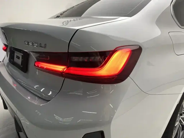 BMW 3 Series — Фото автомобиля 10