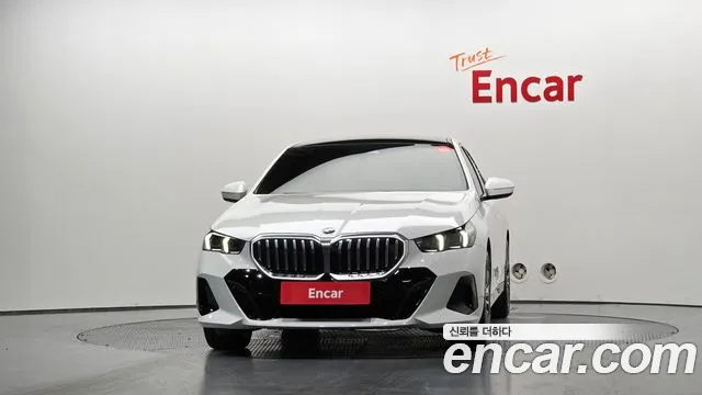 BMW 5-Series — Фото автомобиля 3