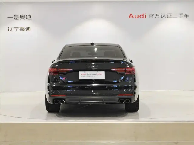 Audi S4 — Фото автомобиля 5