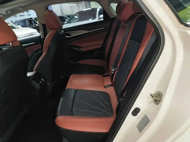 Changan Eado — Фото автомобиля 16
