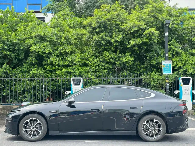 Xpeng P7 — Фото автомобиля 7