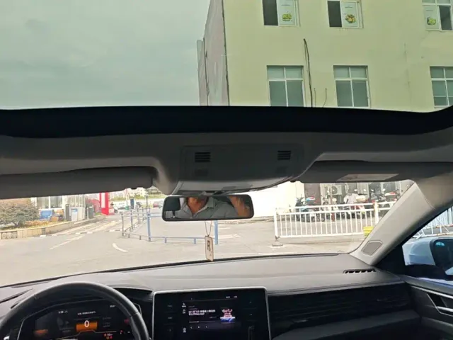 Volkswagen Sagitar 2024 200TSI DSG Flying Edition — Фото автомобиля 17