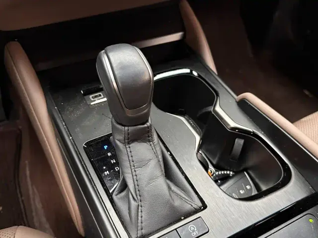 Lexus ES — Фото автомобиля 15