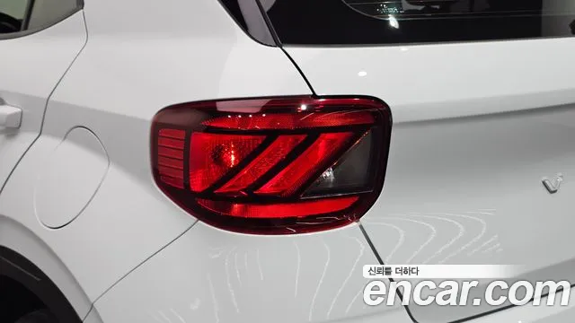 Hyundai Venue — Фото автомобиля 8