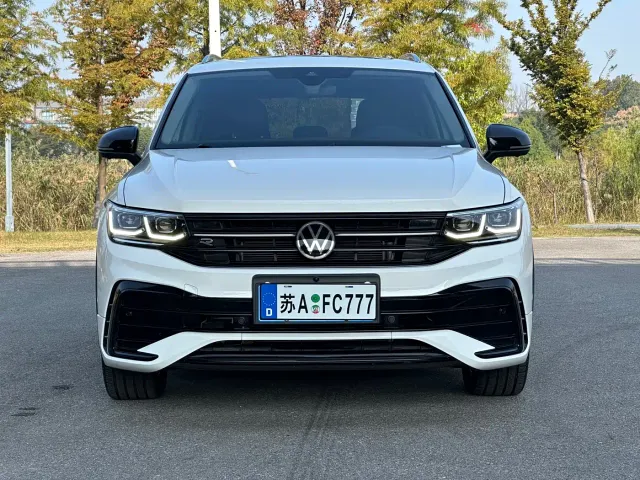 Volkswagen Tiguan L — Фото автомобиля 2