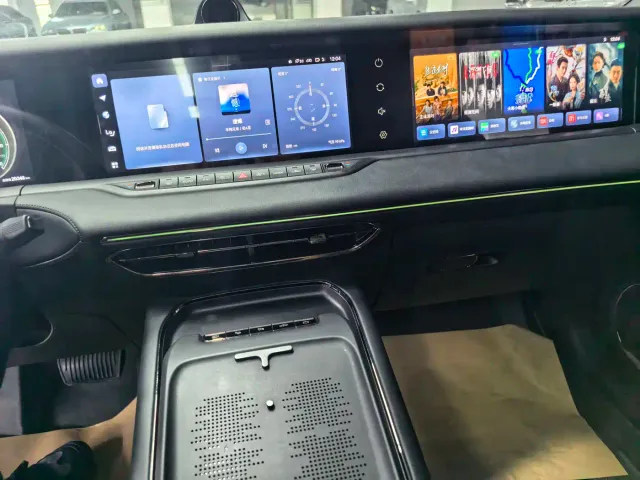Voyah Auto VOYAH FREE 2025 318 259km 4WD Explorer Edition — Фото автомобиля 8
