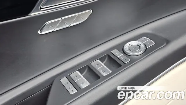 Genesis GV80 — Фото автомобиля 25