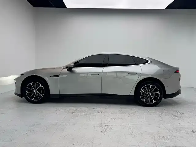 Xpeng P7 — Фото автомобиля 3