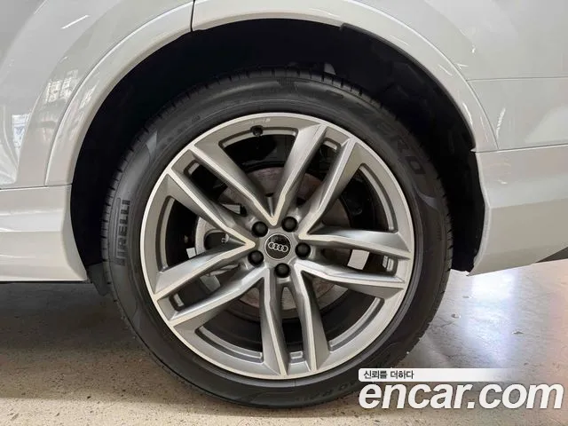 Audi Q7 55 TFSI quattro Premium — Фото автомобиля 5