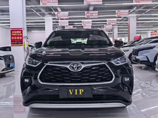 Фотография автомобиля — Toyota Highlander