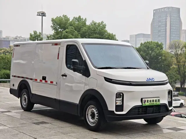 JAC Motors Van Boulevard — Фото автомобиля 2