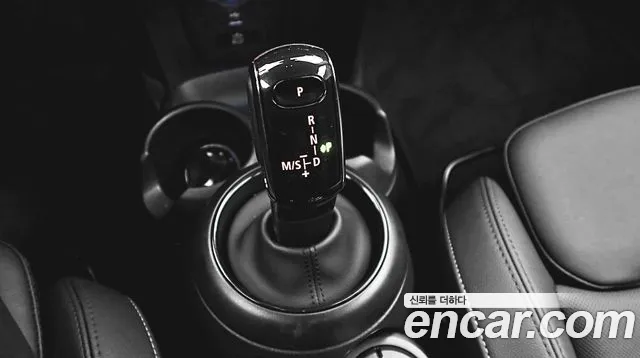 Mini Cooper Cooper 5 дверей Classic — Фото автомобиля 5