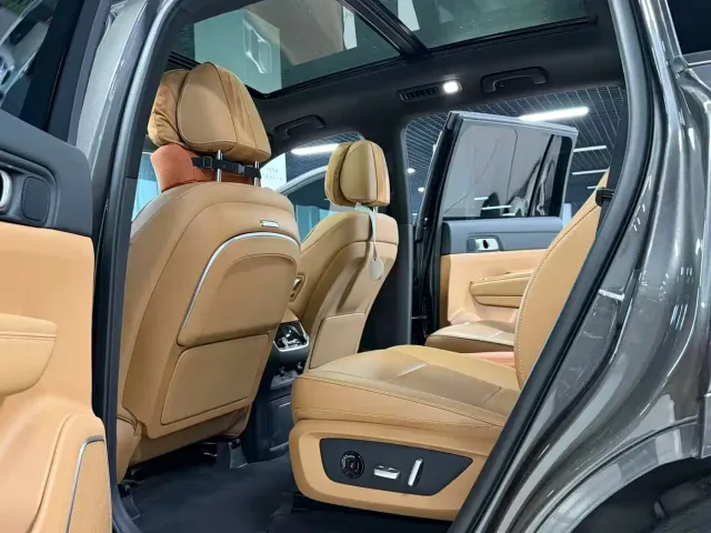 Li Auto ONE — Фото автомобиля 11