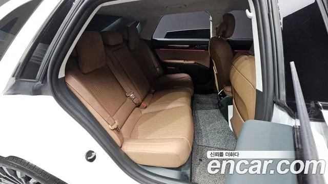 Hyundai Grandeur Grandeur (GN7) 2.5 Бензин 2WD — Фото автомобиля 9