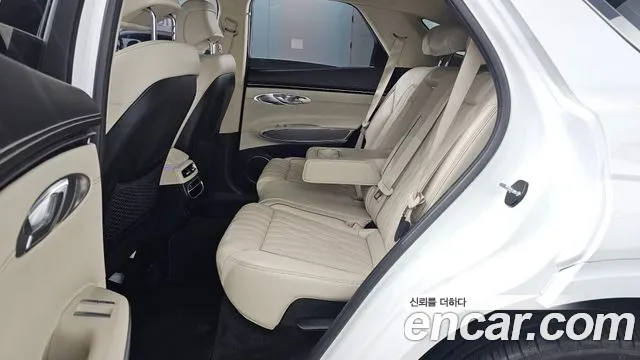 Genesis GV70 2.5T Бензин AWD — Фото автомобиля 12