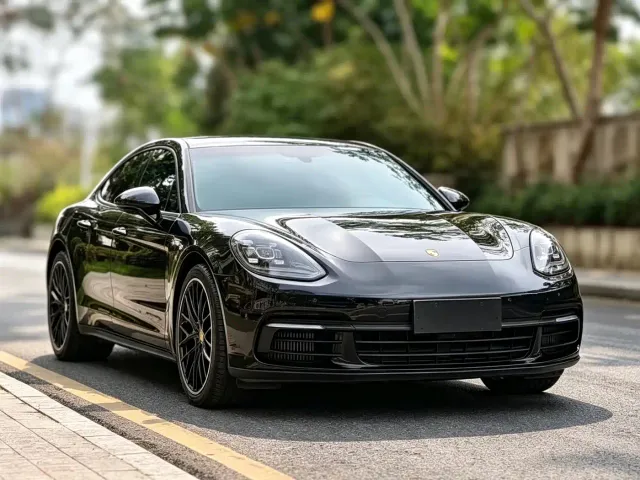 Фотография автомобиля — Porsche Panamera