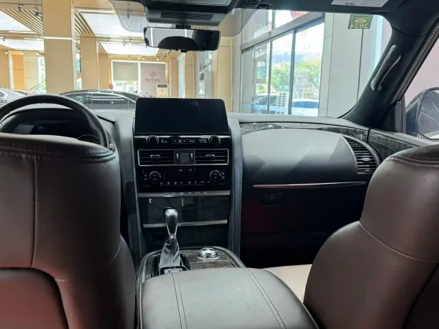 Nissan Patrol — Фото автомобиля 24