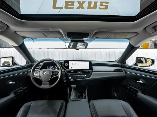 Lexus ES — Фото автомобиля 14