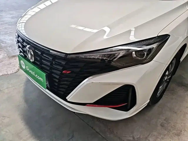 Changan Eado — Фото автомобиля 23