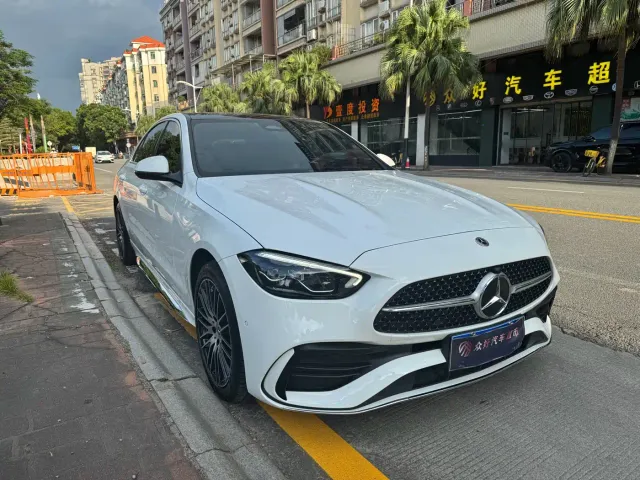 Mercedes-Benz C-Class — Фото автомобиля 3