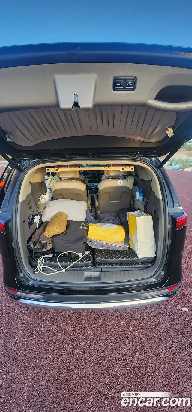 Kia Carnival Generation 4 — Фото автомобиля 10