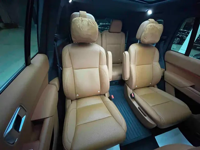 Li Auto L8 — Фото автомобиля 17