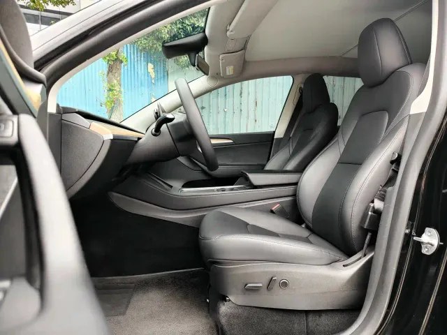 Tesla Model Y — Фото автомобиля 7