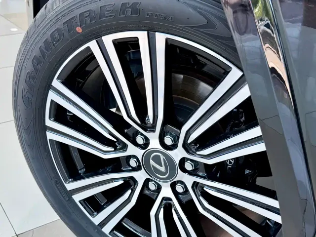 Lexus LX — Фото автомобиля 3