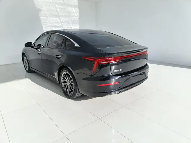 Bestune B70 — Фото автомобиля 13