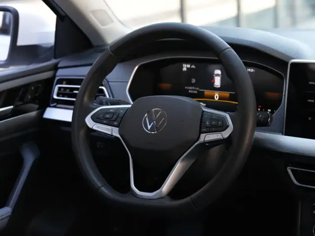 Volkswagen Lavida — Фото автомобиля 5