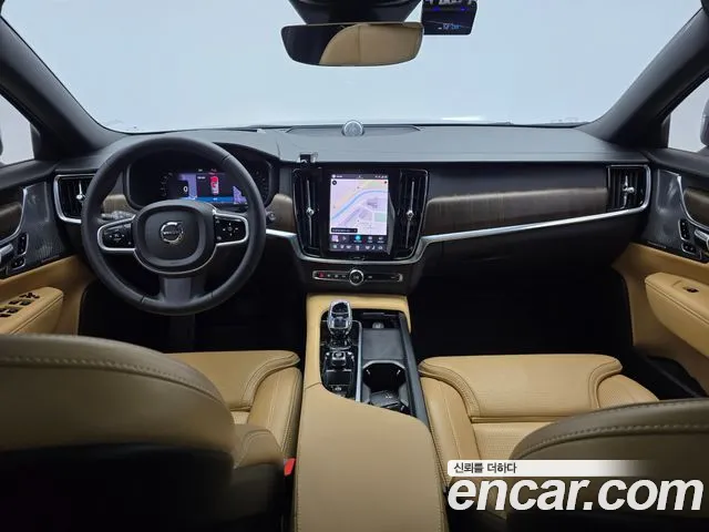 Volvo V90 — Фото автомобиля 12