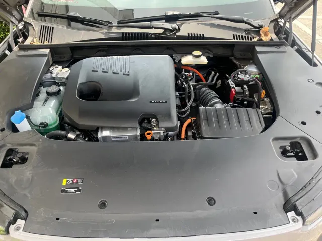 Volvo XC70 Plug-in Hybrid — Фото автомобиля 10