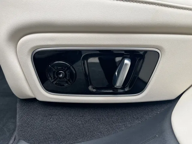 Li Auto L7 — Фото автомобиля 12