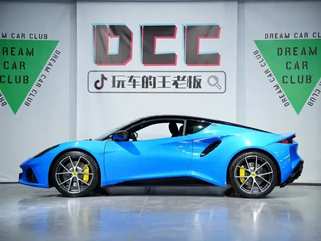 Lotus Emira — Фото автомобиля 7