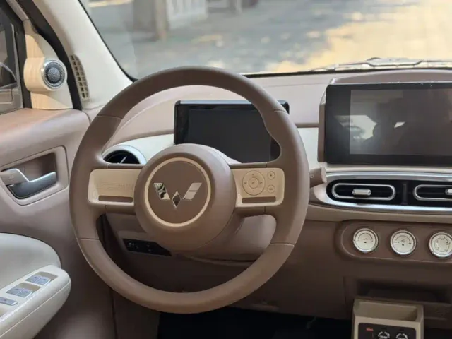 Wuling Hongguang Mini EV — Фото автомобиля 10