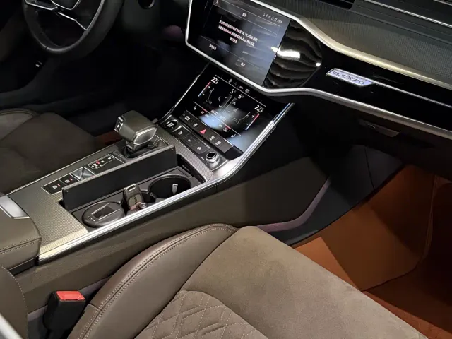 Audi A7L — Фото автомобиля 6