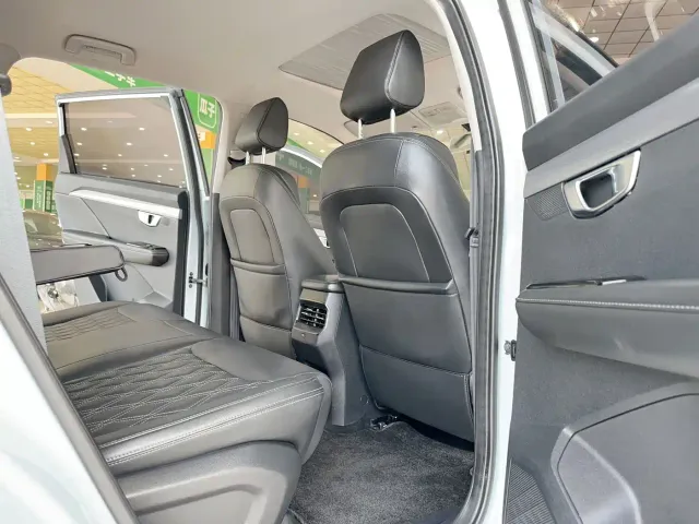 Wuling Asta — Фото автомобиля 13