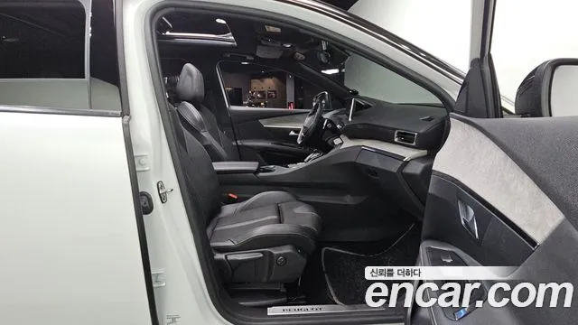 Peugeot 3008 2nd Gen — Фото автомобиля 12